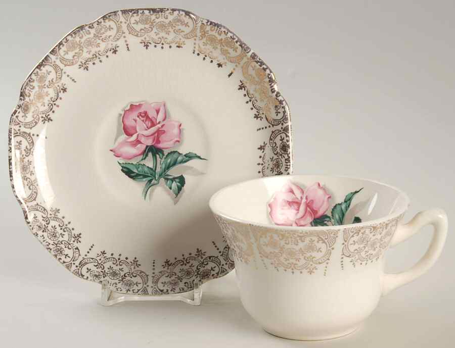 SAB10 Flat Cup & Saucer Set by Sabin-1
