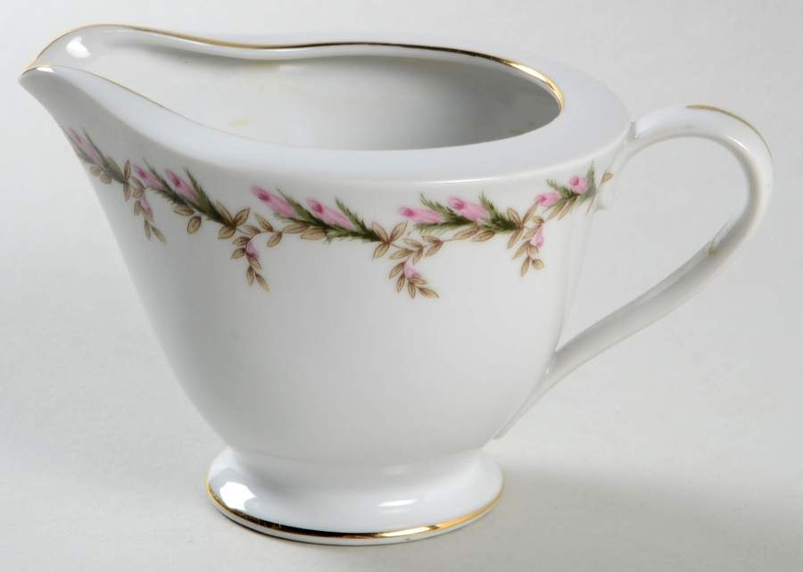 Rosebud Garland Creamer by Saji-1