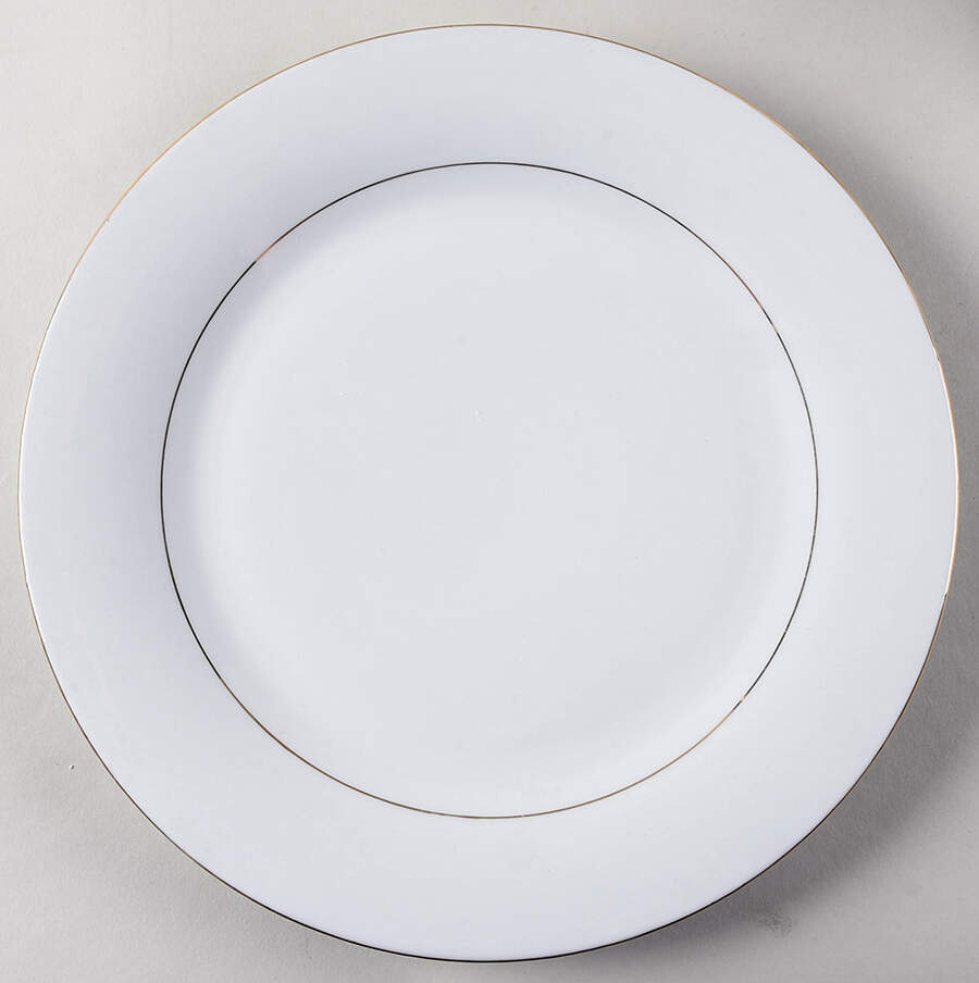 Classic Gold (White) Dinner Plate by Sakura-1