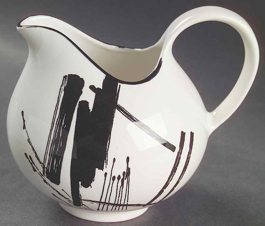 Calligraphy Creamer by Sango-1