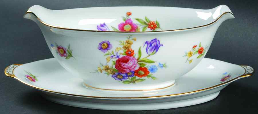 Dresdenia(Japan) Gravy Boat with Attached Underplate by Sango-1