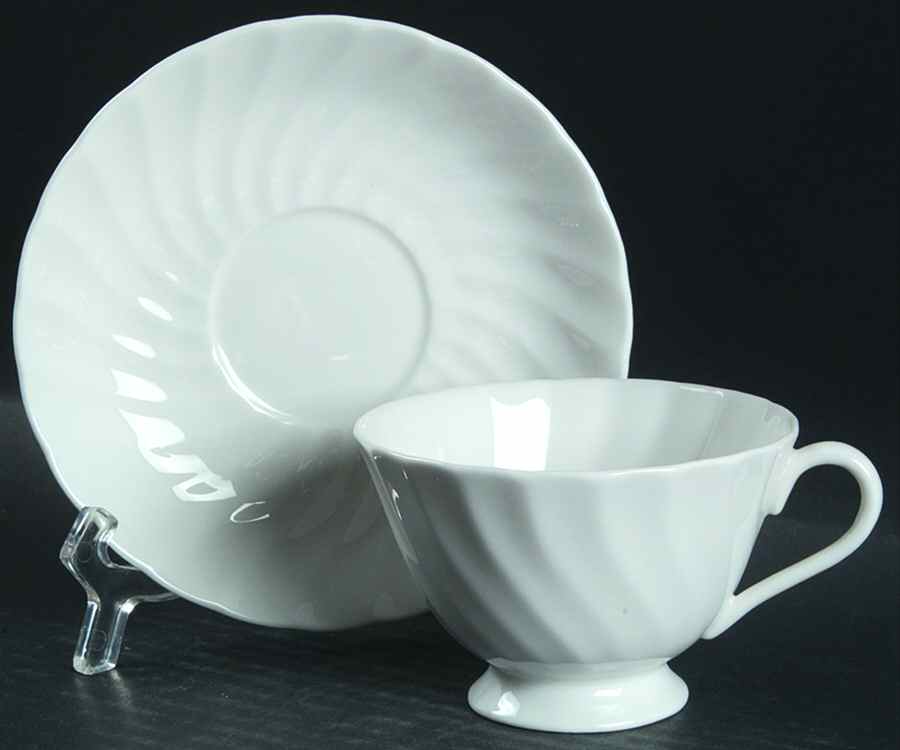 Pirouette Footed Cup & Saucer Set by Susie Cooper-1