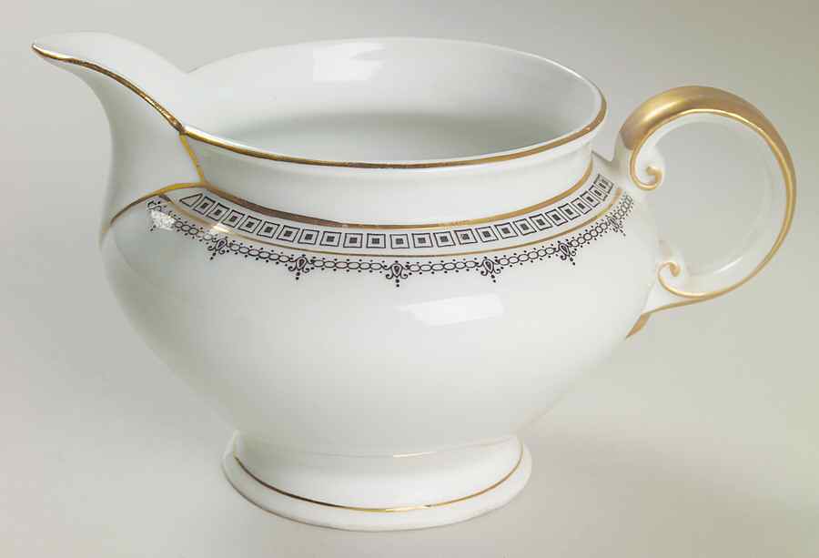 Domino Creamer by Scherzer-1