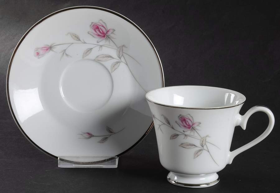 Lasting Rose Footed Cup & Saucer Set by Seizan-1