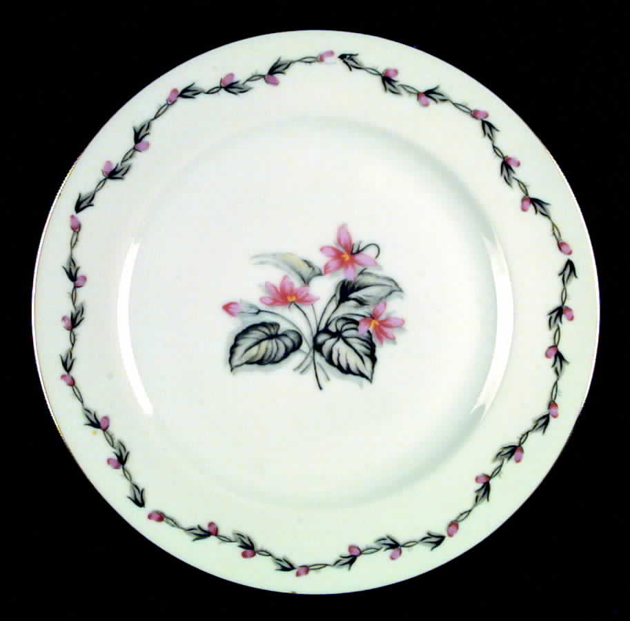 Beverly Dinner Plate by Seyei Toki Co-1