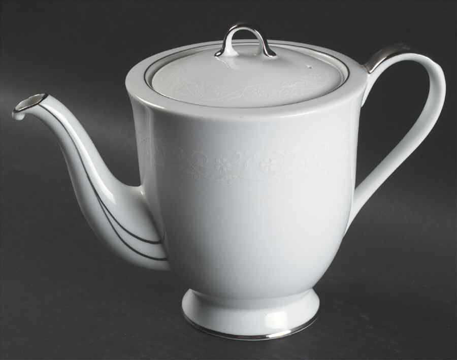Bridal Lace Teapot & Lid by Seyei Toki Co-1