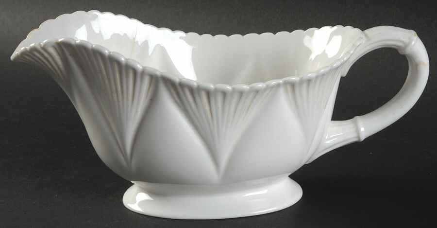 Dainty White (No Trim) Gravy Boat by Shelley-1
