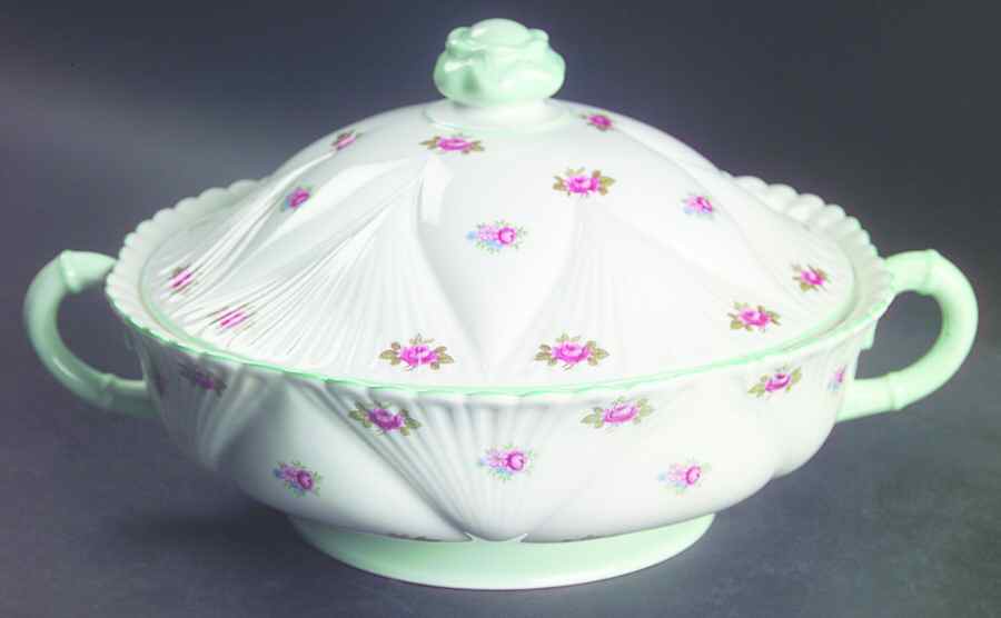 Rosebud (Fluted) Round Covered Vegetable by Shelley-1