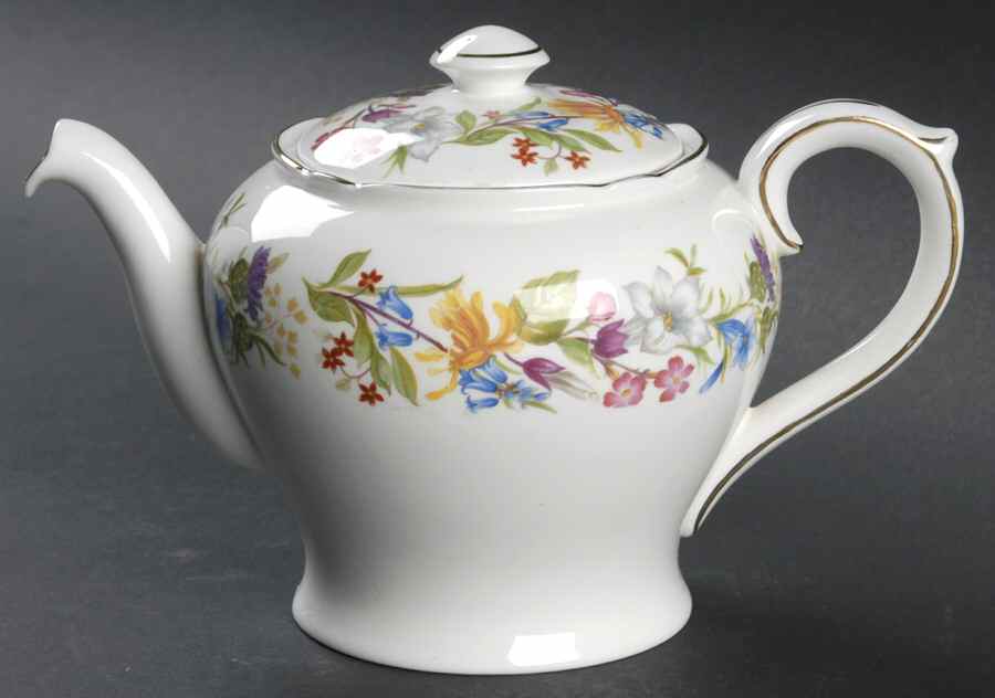 Spring Bouquet (Gainsborough, Scalloped) Mini Teapot & Lid by Shelley-1