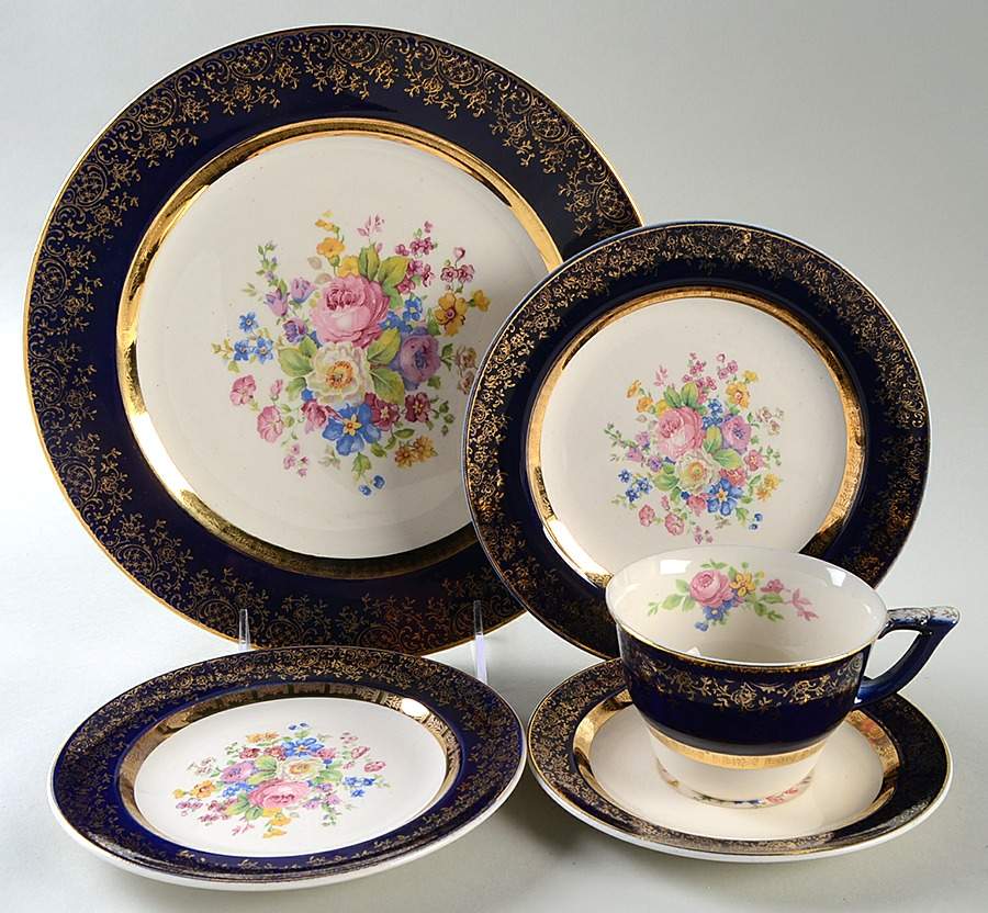 Aristocrat Cobalt Blue (Floral Center) 5 Piece Place Setting by Salem-1