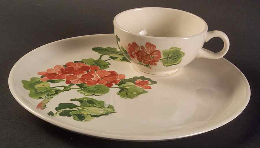Geranium Snack Plate & Cup Set by Salem-1