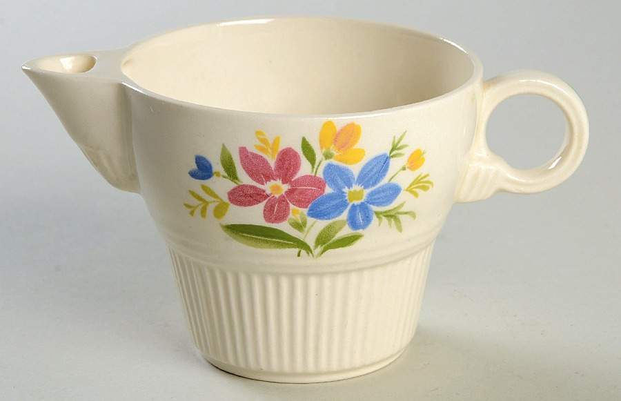 Sun Valley (China) Victory Shape Creamer by Salem-1