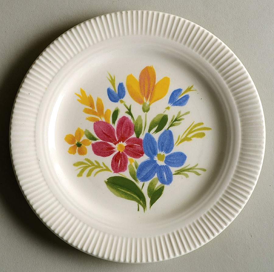 Sun Valley (China) Victory Shape Bread & Butter Plate by Salem-1