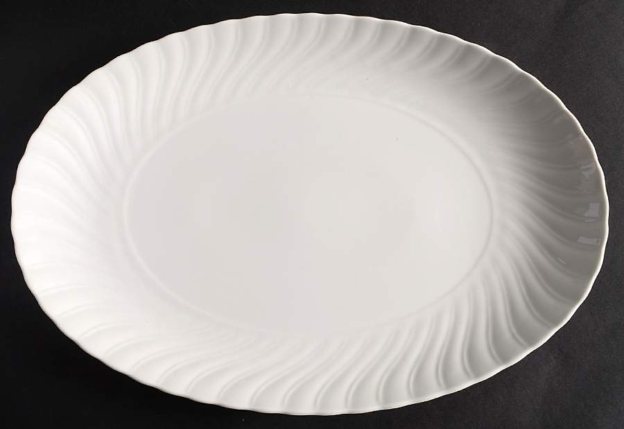 Regina 15" Oval Serving Platter by Seltmann-1