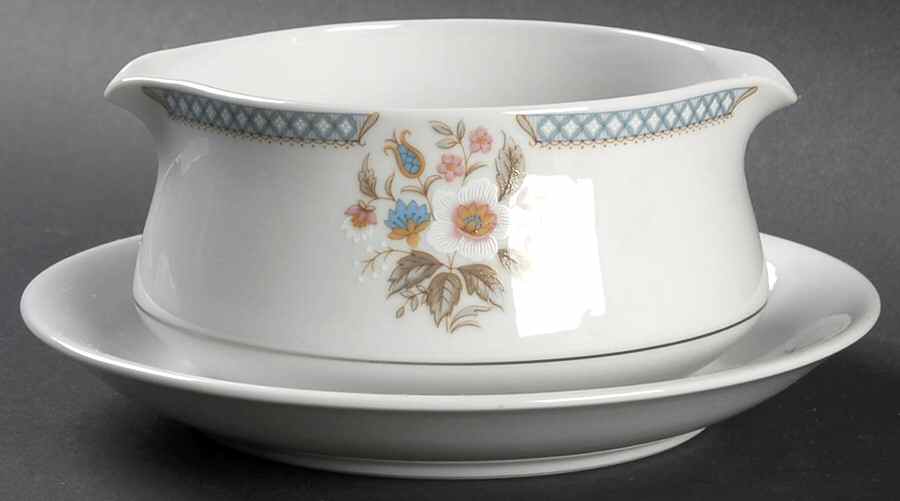 First Lady Gravy Boat with Attached Underplate by Society (Japan)-1