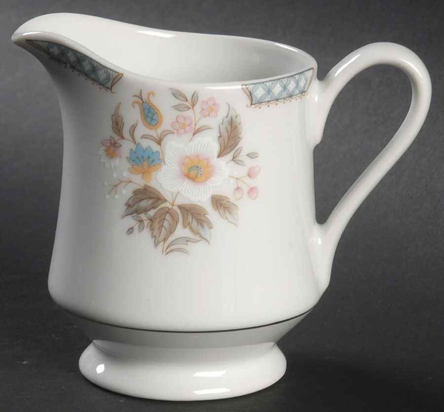 First Lady Creamer by Society (Japan)-1