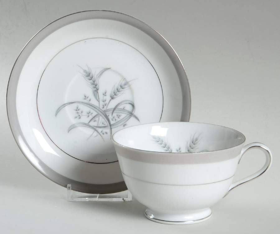 Silver Wheat Footed Cup & Saucer Set by Sone-1