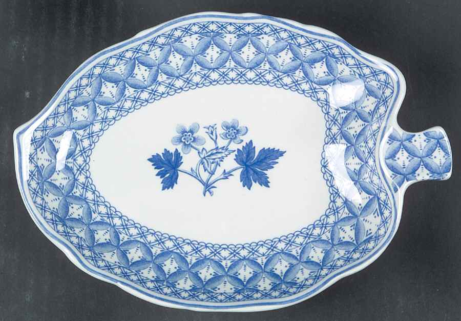 Blue Geranium Leaf Tray by Spode-1