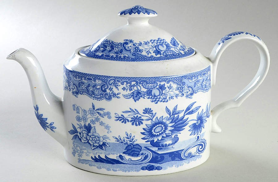 Blue Room Collection Teapot & Lid by Spode-1