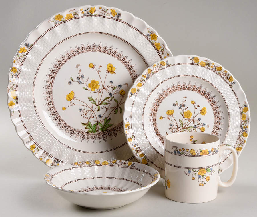 Buttercup (Newer Backstamp) 4 Piece Place Setting by Spode-1