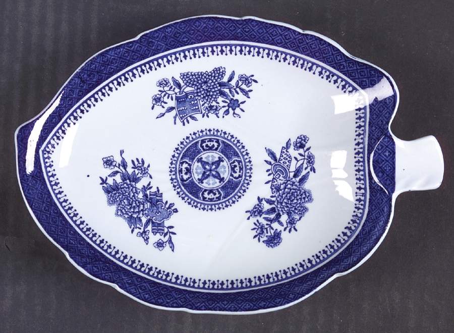 Fitzhugh Blue 7" Leaf Dish by Spode-1