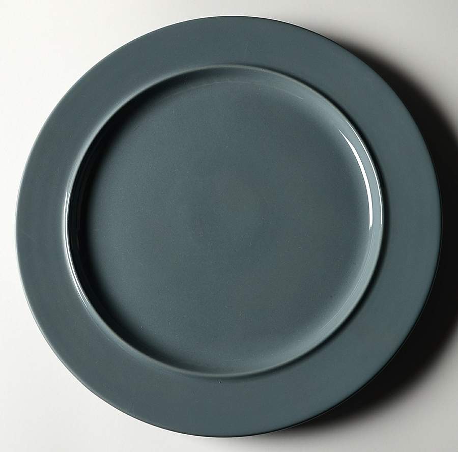 Anello Gray 13" Chop Plate (Round Platter) by Sasaki-1