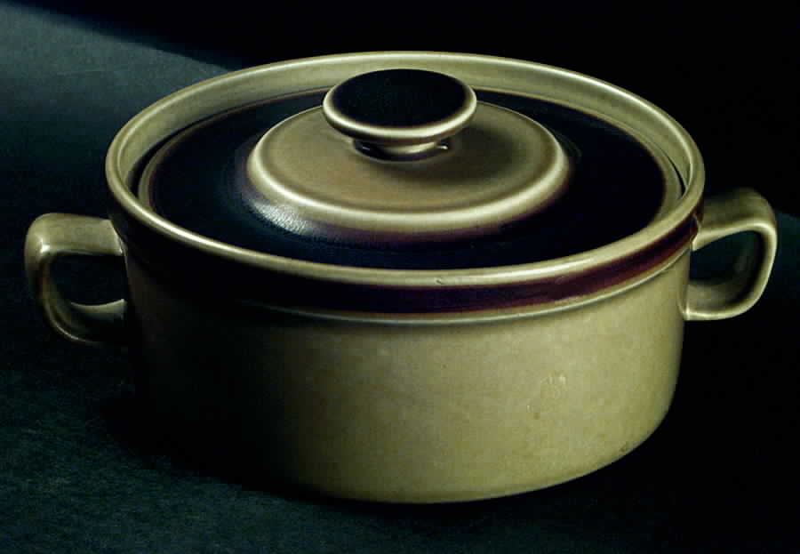 Finse Brown 1.5 Qt Round Covered Casserole by Stavangerflint-1