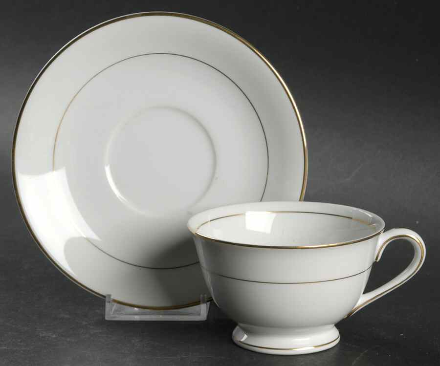 Bridal Wreath Footed Cup & Saucer Set by Style House-1