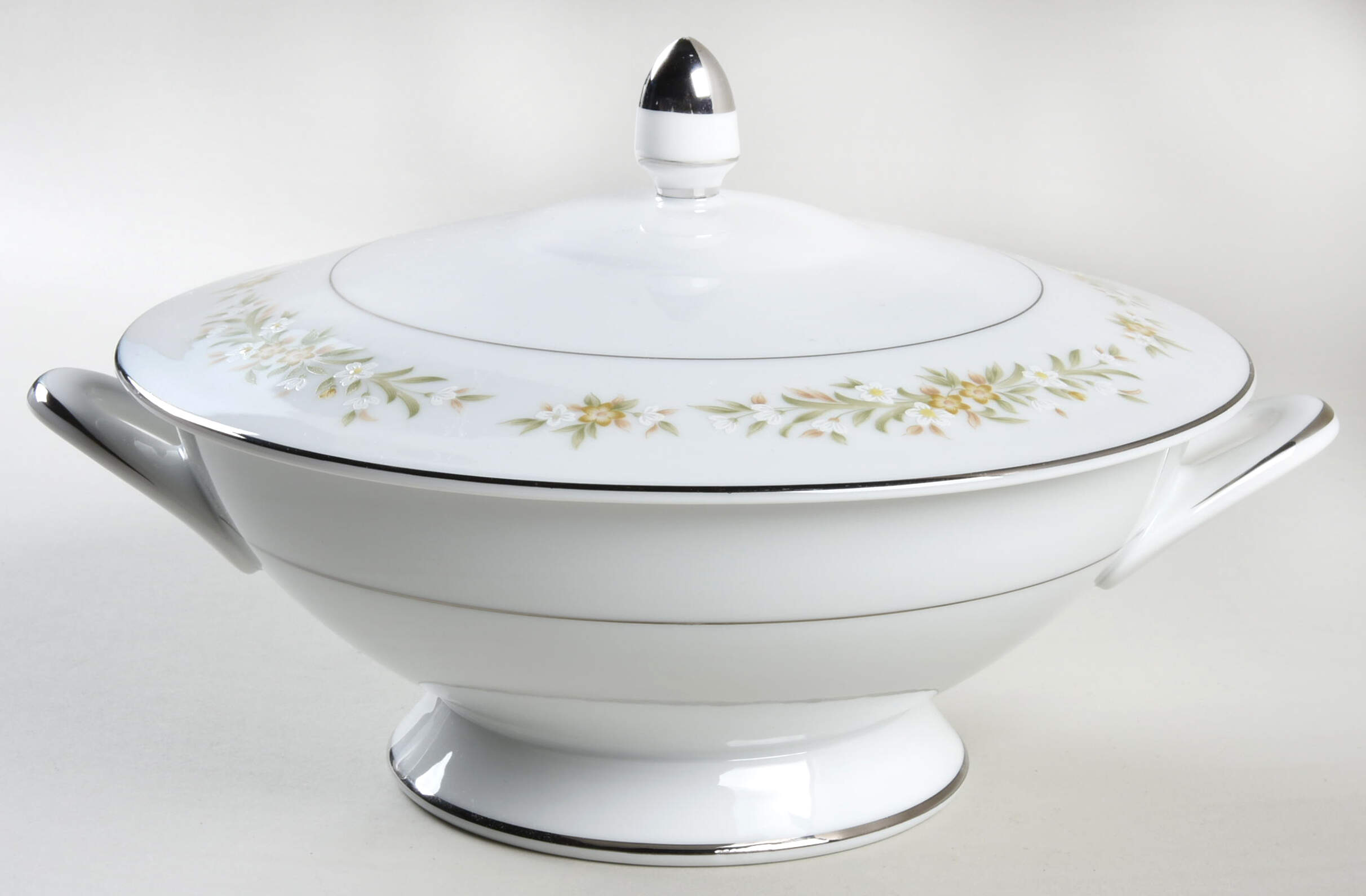 Mayfair (Platinum Trim) Round Covered Vegetable by Style House-1