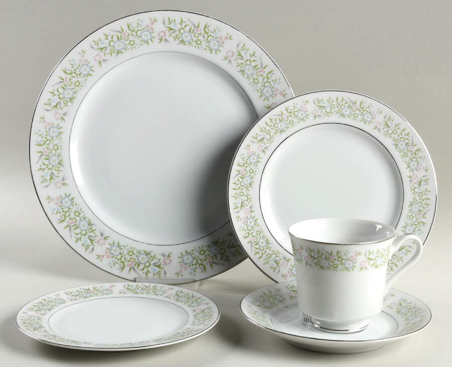 Springtime 5 Piece Place Setting by Sterling China (Japan)-1