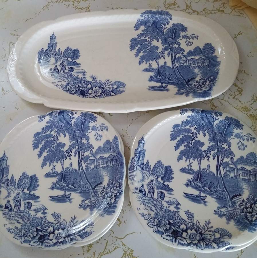 The Ferry Blue (Scallop) Large Sandwich Tray by Swinnertons-1