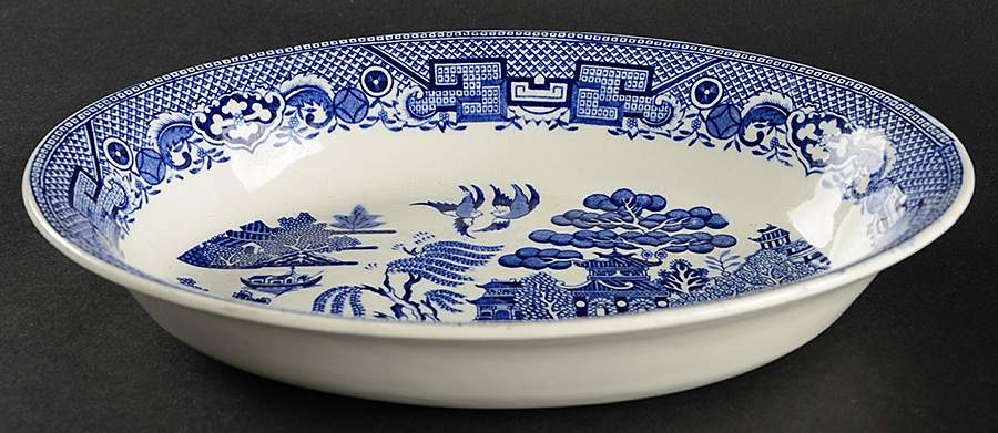 Old Willow Blue 9" Oval Vegetable Bowl by Swinnertons-1
