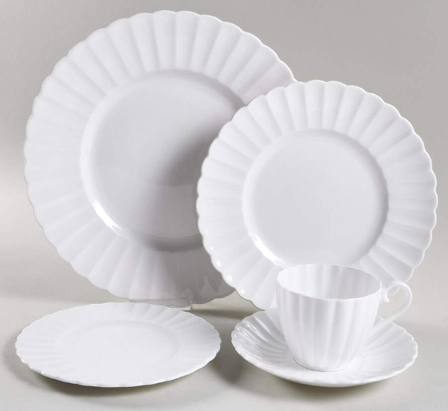 White Flute 5 Piece Place Setting by Susie Cooper-1