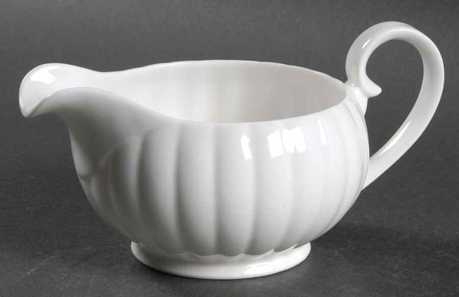 White Flute Gravy Boat by Susie Cooper-1