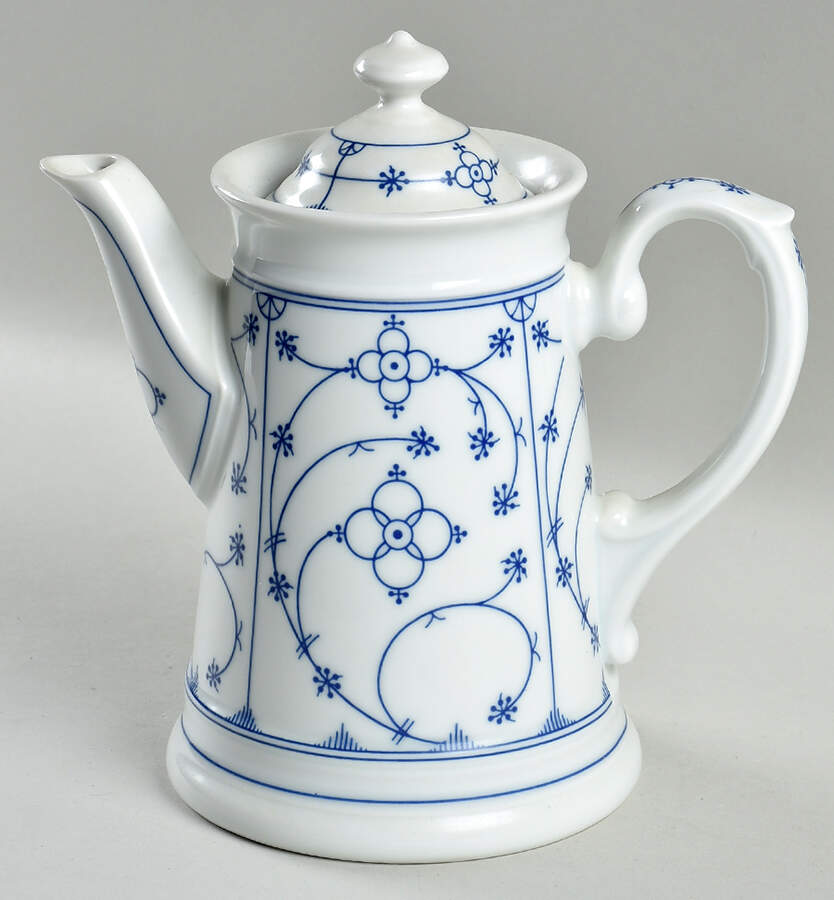 SCD7 Coffee Pot & Lid by Schonwald-1