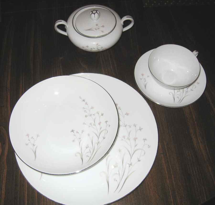 SAJ4 Salad Plate by Saji-1
