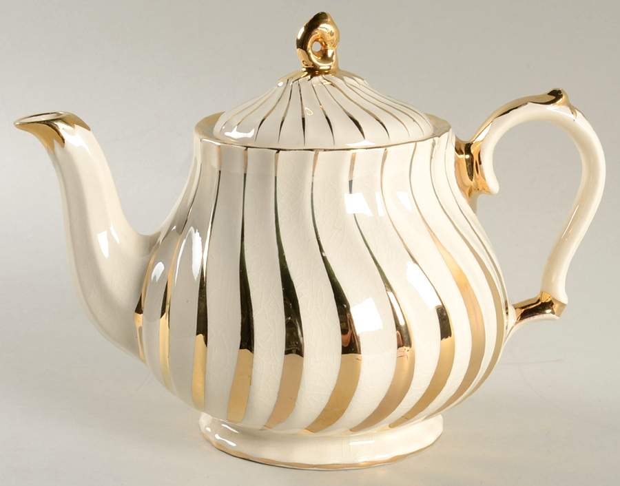 2737 Gold Teapot & Lid by Sadler-1