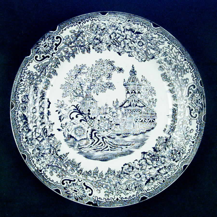 SO1 Luncheon Plate by Societa Ceramica-1