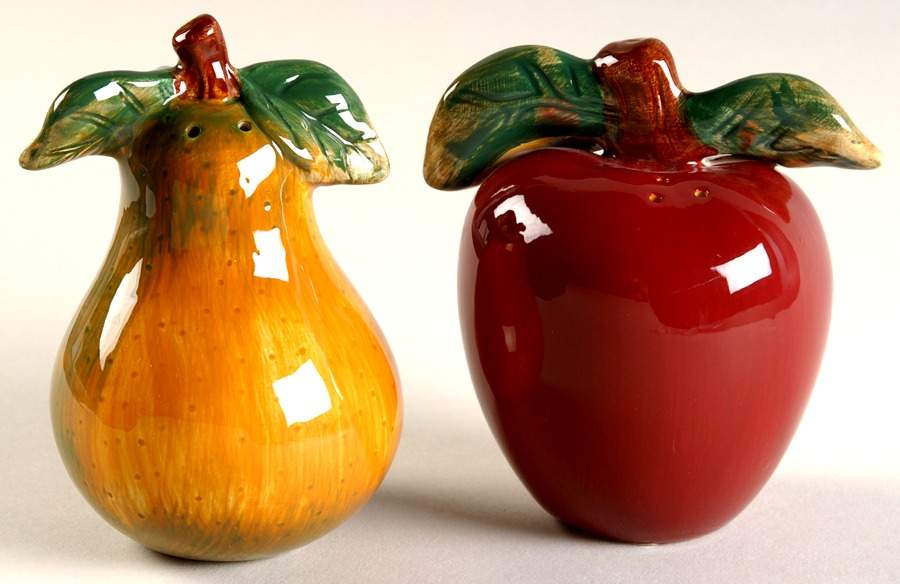 Sonoma (Tan Body, Rim Shape) Figural Salt & Pepper Set by Sakura-1