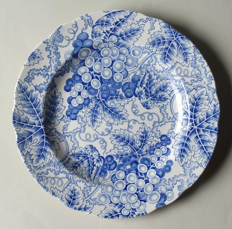 Grapes Luncheon Plate by Spode-1