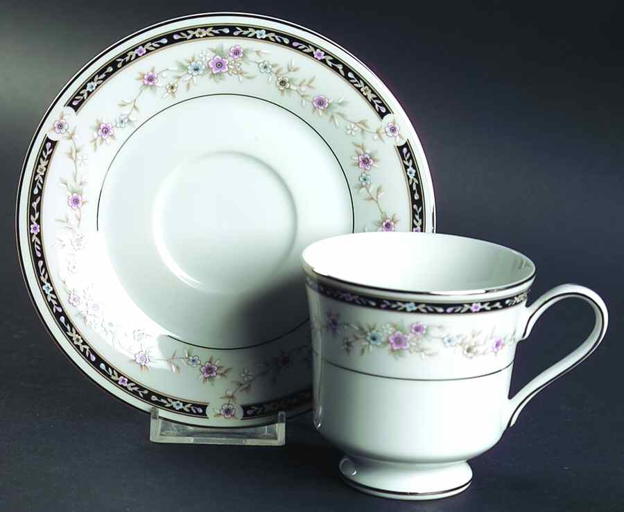 Camille Footed Cup & Saucer Set by Society (Japan)-1
