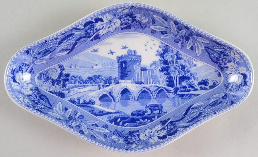 Traditions Series Pickle Dish by Spode-1