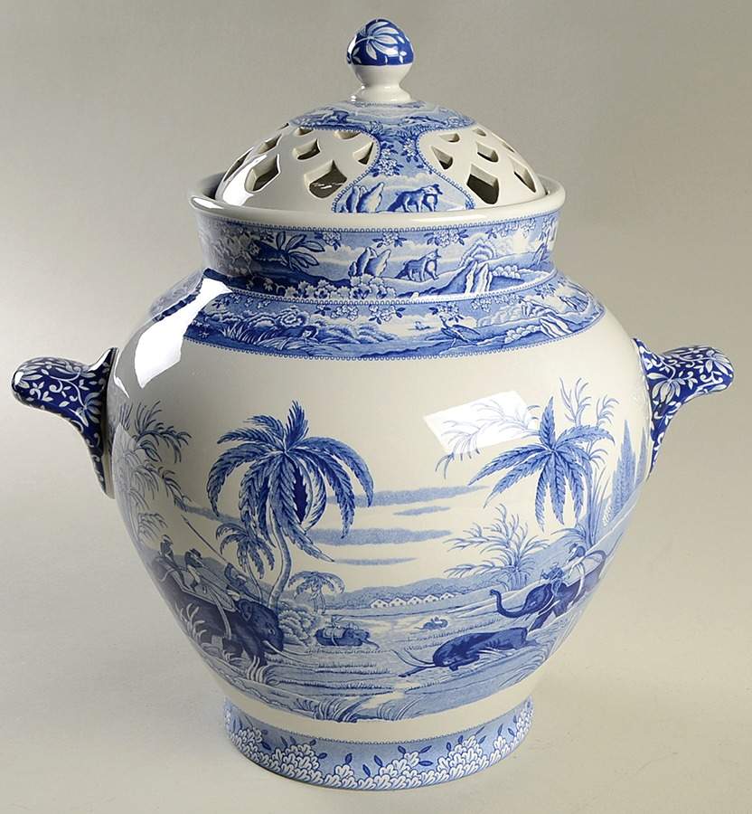 Signature Collection Pierced Potpourri Jar & Lid by Spode-1