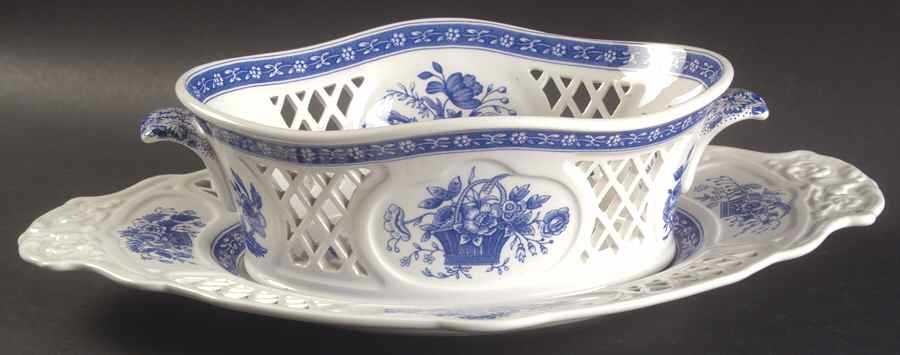 Signature Collection Pierced Berry Bowl and Underplate by Spode-1