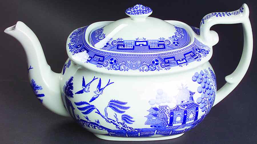 Willow Blue (New, 2002) Teapot & Lid by Spode-1