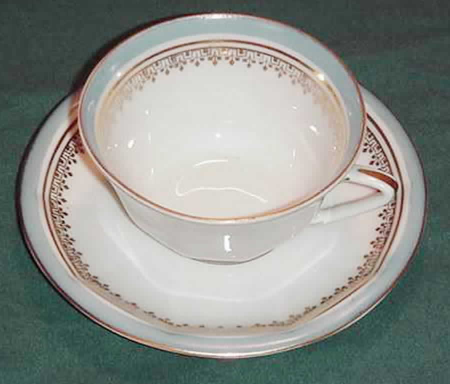 SIZ4 Flat Cup & Saucer Set by Singer (France)-1
