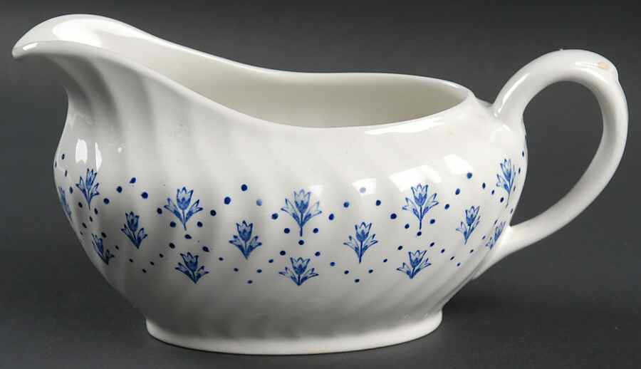 Bijou Gravy Boat by Swinnertons-1