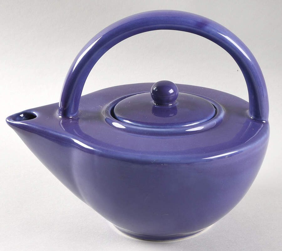 SAK21 Teapot & Lid by Sakura-1