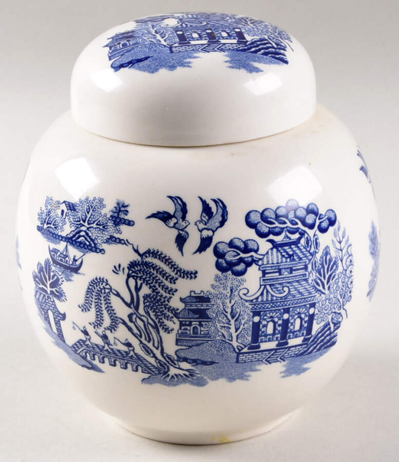 Blue Willow (Smooth, No Trim) Medium Ginger Jar & Lid by Sadler-1