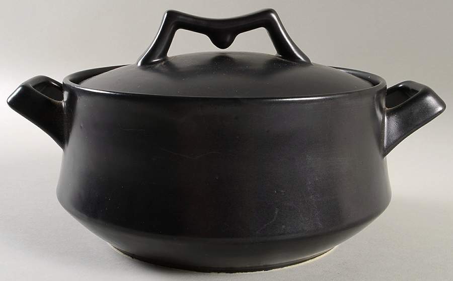 Choral 1.75 Qt Round Covered Casserole by Shungyo-1